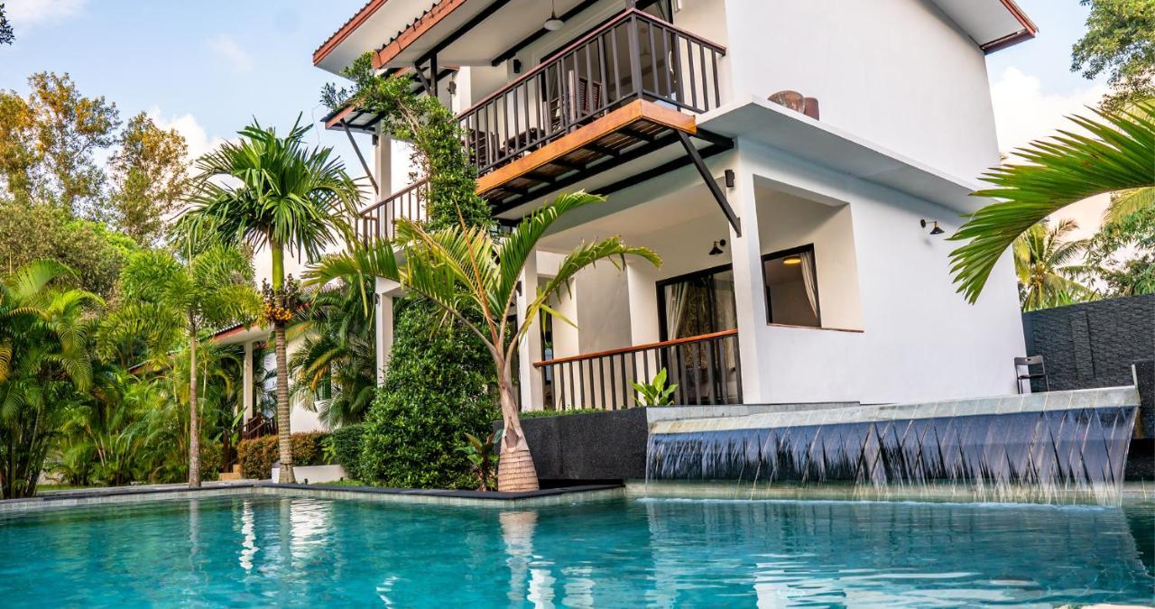 Aqua Suites Wok Tum Ngoại thất bức ảnh