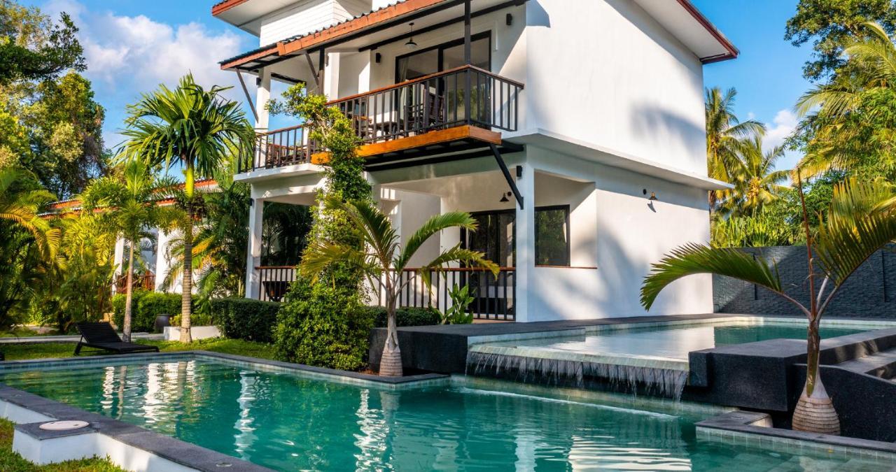 Aqua Suites Wok Tum Ngoại thất bức ảnh