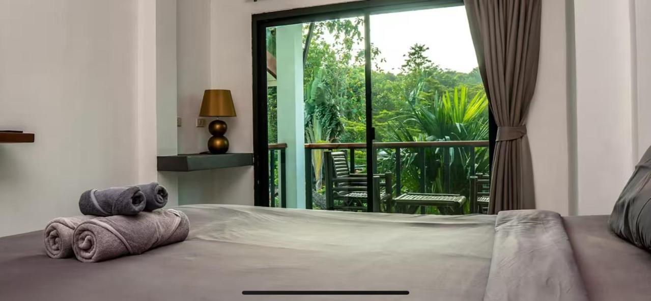 Aqua Suites Wok Tum Ngoại thất bức ảnh